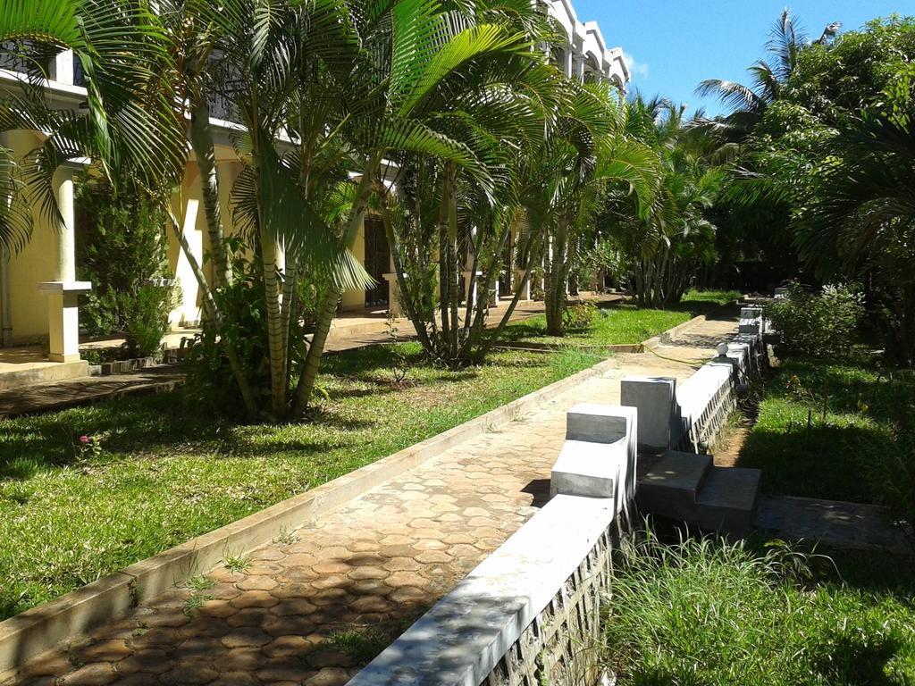 Ar Sun Hotel Antsiranana ภายนอก รูปภาพ