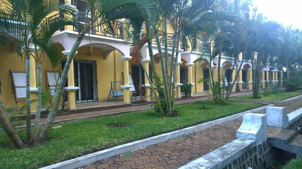 Ar Sun Hotel Antsiranana ภายนอก รูปภาพ