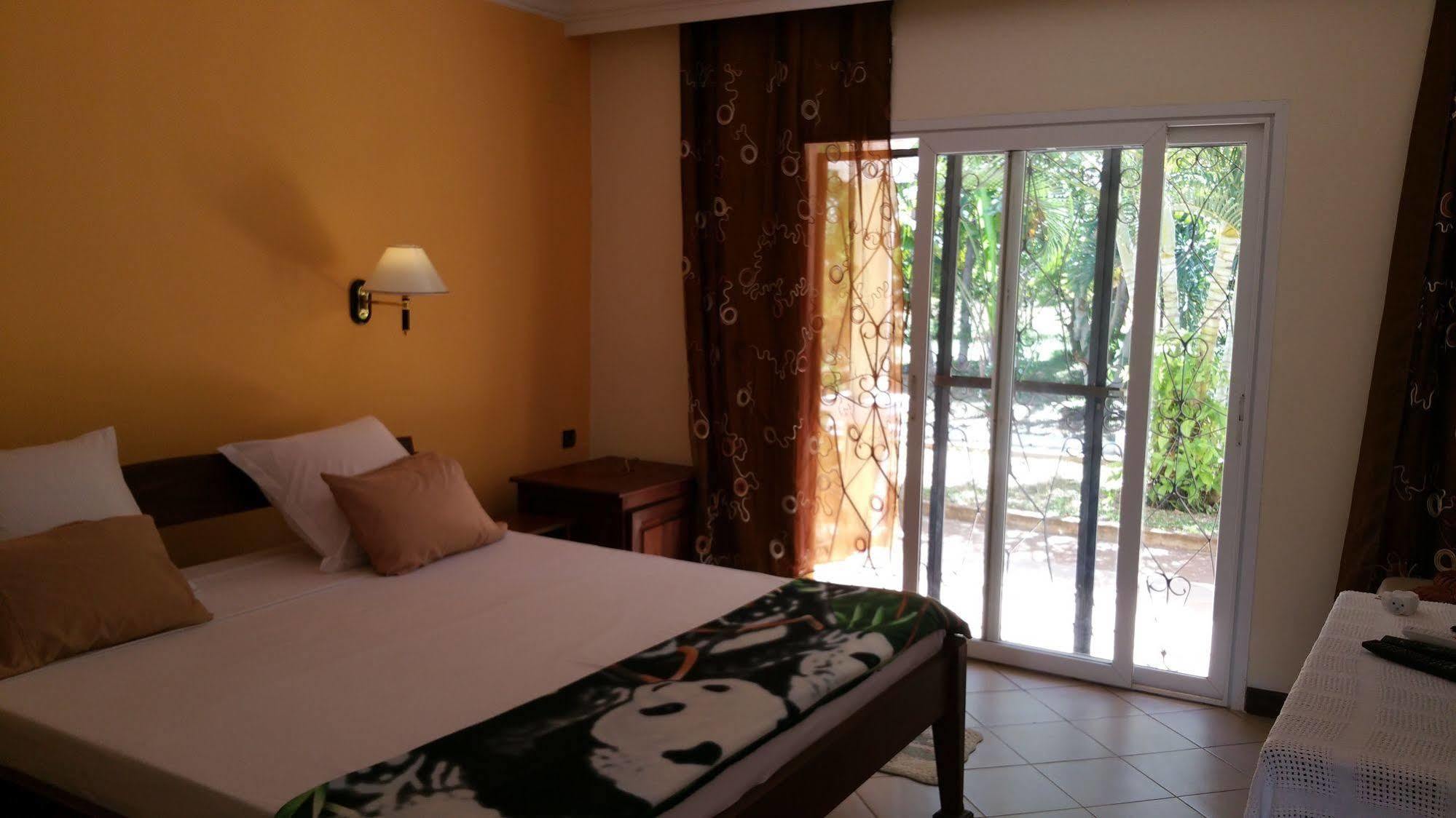 Ar Sun Hotel Antsiranana ภายนอก รูปภาพ