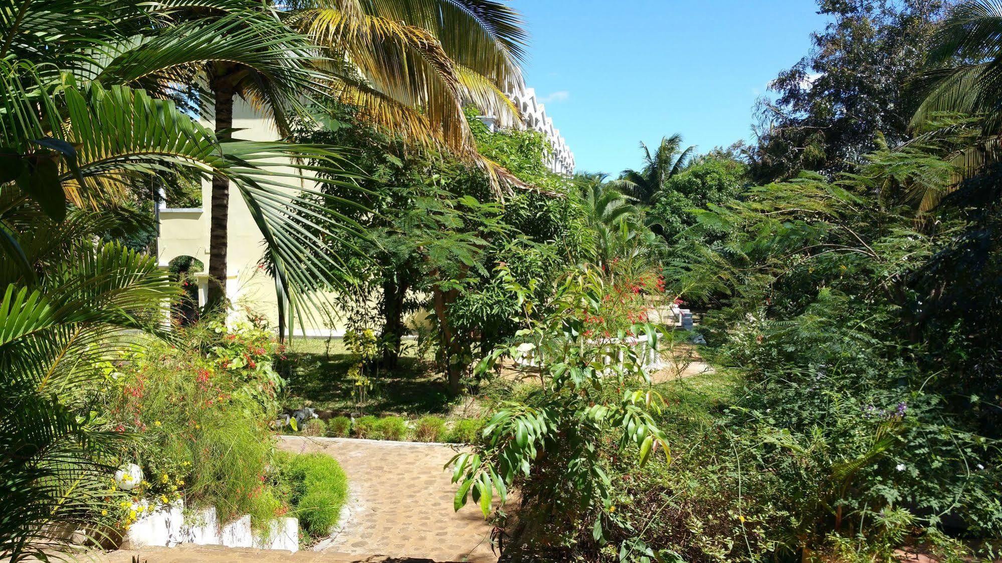 Ar Sun Hotel Antsiranana ภายนอก รูปภาพ